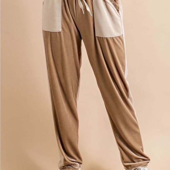 It’s a SET! Very high quality taupe velvety soft pants and jacket S M L - Picture 5 of 6